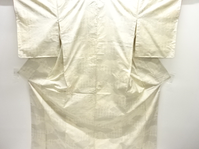 雲に菖蒲模様織出し本場白大島紬100亀甲着物（5マルキ）